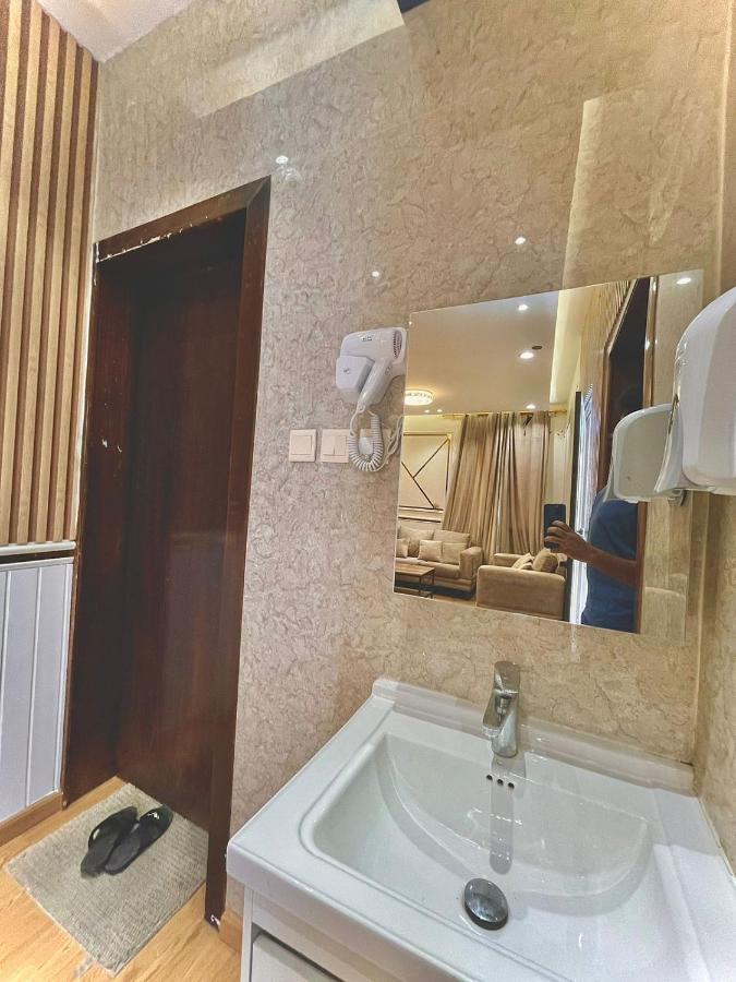 شاليهات باردايس Paradise Chalets Khamis Mushait Exterior photo